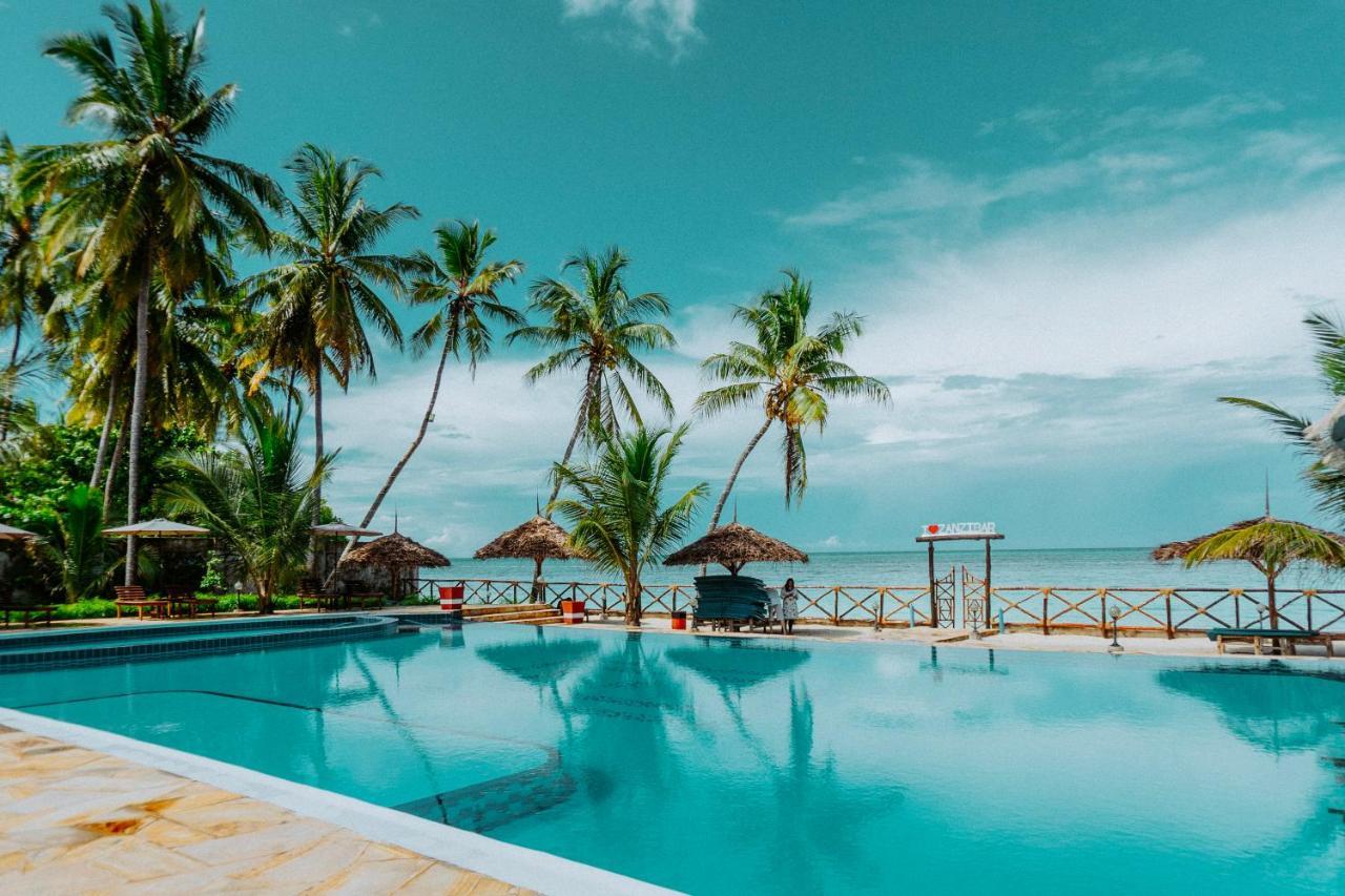 Sunny Palms Hotel 4*