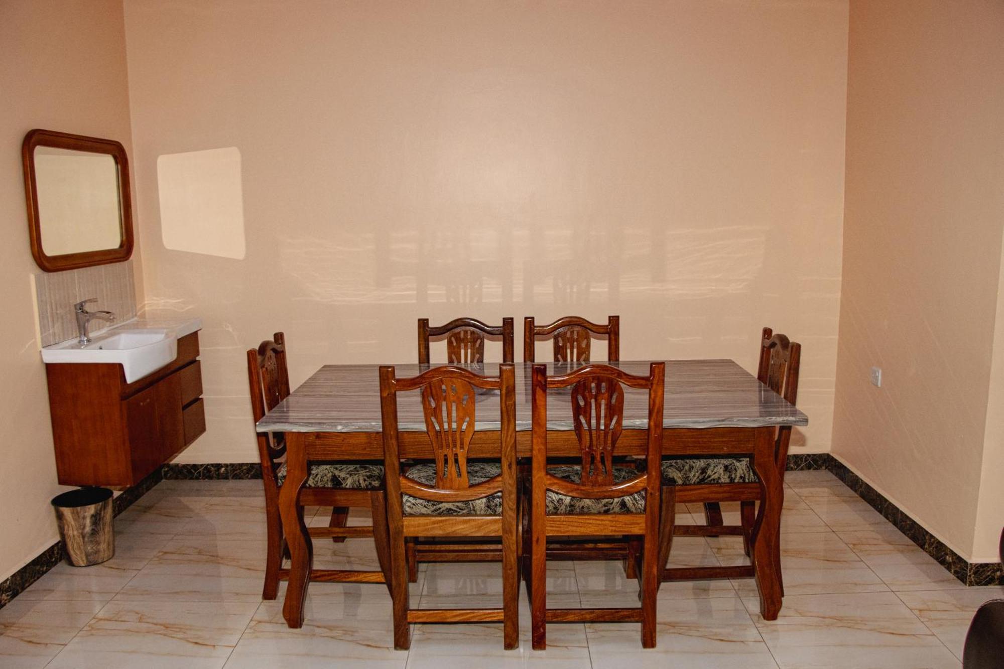 Sunny Palms Hotel 4*
